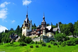 これぞおとぎの世界！ルーマニアで最も美しい、シナイアのペレシュ城を訪ねて