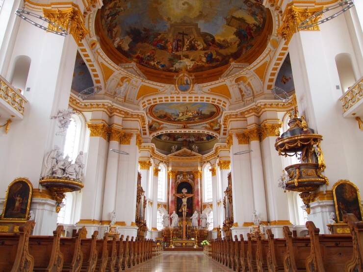 【世界の図書館】南ドイツでもっとも美しい図書館のある「ヴィブリンゲン修道院」