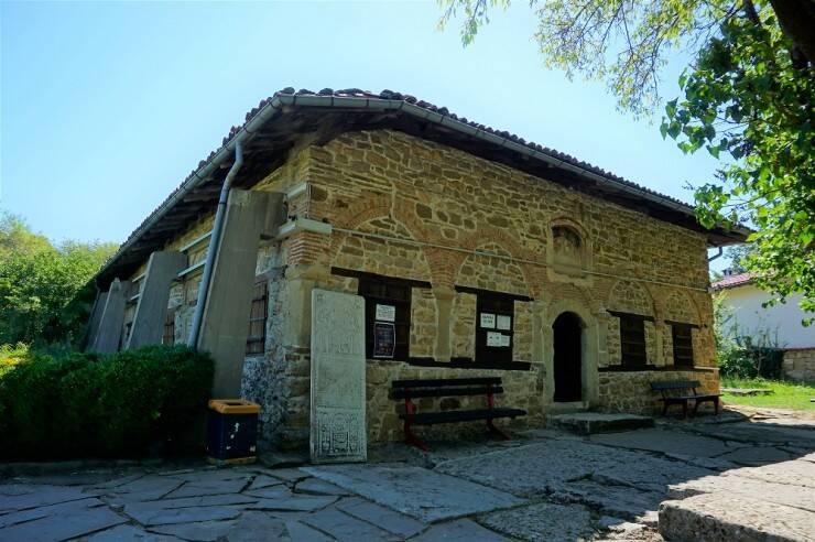 古い屋敷や教会が点在する 沖縄の離島っぽいブルガリアの伝統的な村 アルバナシ 2017年11月9日 エキサイトニュース 2 2