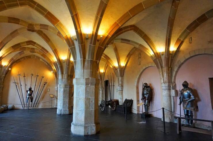 天皇陛下も訪れた「森と渓谷の国」、ルクセンブルク随一の名城・ヴィアンデン城