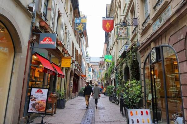 フランスのお菓子の街 ストラスブールの有名パティスリー ネゲル で宝石のようなケーキを堪能 17年11月18日 エキサイトニュース フランスのお菓子の街 ストラスブールの有名パティスリー ネゲル で宝石のようなケーキを堪能 17年11月18日 エキサイトニュース