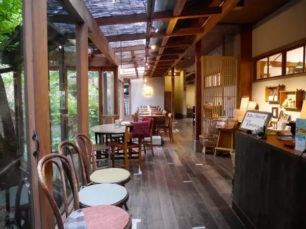 「世界遺産「石見銀山」の自然溢れる古民家カフェでひと休み / 島根県大田市大森町「群言堂　石見銀山本店」」の画像