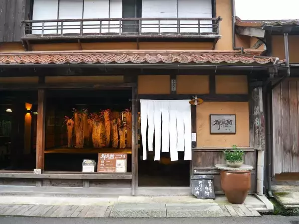 「世界遺産「石見銀山」の自然溢れる古民家カフェでひと休み / 島根県大田市大森町「群言堂　石見銀山本店」」の画像