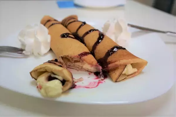 「【世界のカフェ】クロアチアのおふくろのおやつ・パラチンケが楽しめるのカフェ / アドリア海の真珠・ドゥブロヴニク「ドルチェ・ヴィータ」」の画像