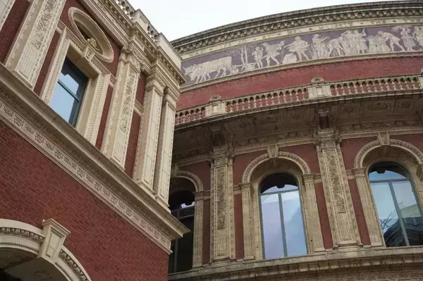 「イギリス・ロンドンにある音楽の殿堂「ロイヤル・アルバート・ホール」にガイドツアーで潜入」の画像