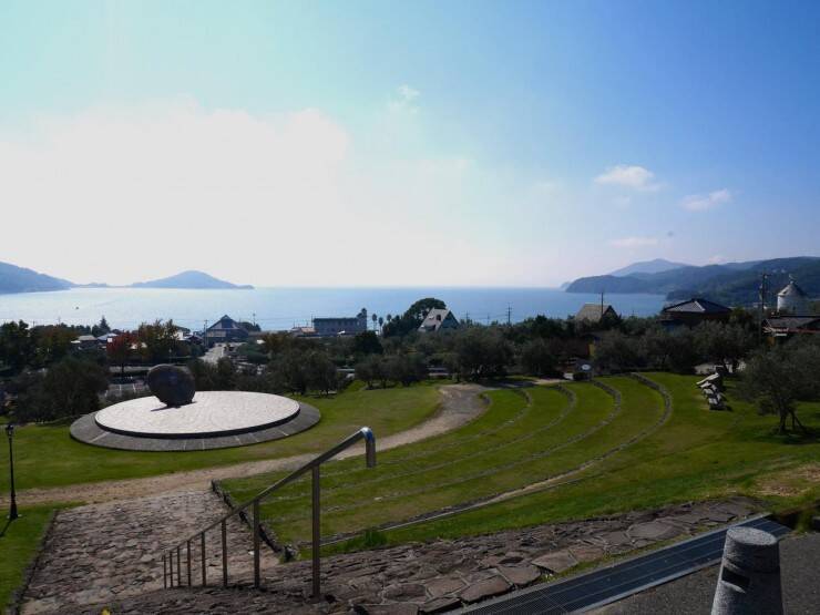 映画 魔女の宅急便 のロケ地 香川県 小豆島オリーブ公園の魔法のほうきでキキになりきろう 17年12月1日 エキサイトニュース