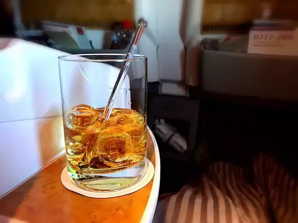 「【ビジネスクラス搭乗記】エミレーツ航空のビジネスクラスに乗ってみた」の画像