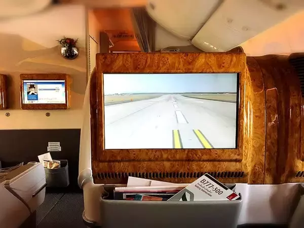 「【ビジネスクラス搭乗記】エミレーツ航空のビジネスクラスに乗ってみた」の画像