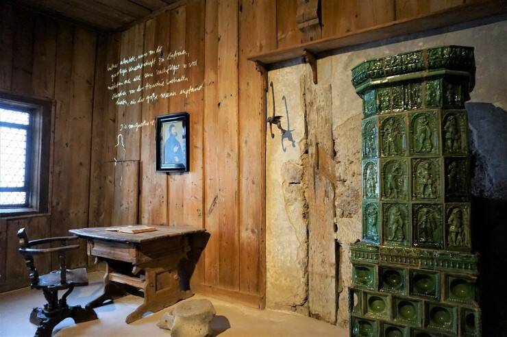 【世界のお城】ドイツ中部の町アイゼナハにある世界遺産・ヴァルトブルク城 / ルターが隠れ住んで聖書を翻訳した小部屋に迫る