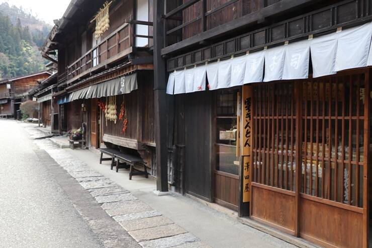 【日本の絶景】江戸時代にタイムスリップしたような気分になれる中山道・妻籠宿