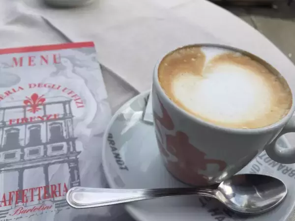 「【世界のカフェ】イタリア・フィレンツェでドゥオーモを堪能できる絶景カフェ2選」の画像