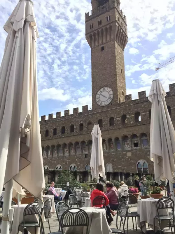 「【世界のカフェ】イタリア・フィレンツェでドゥオーモを堪能できる絶景カフェ2選」の画像