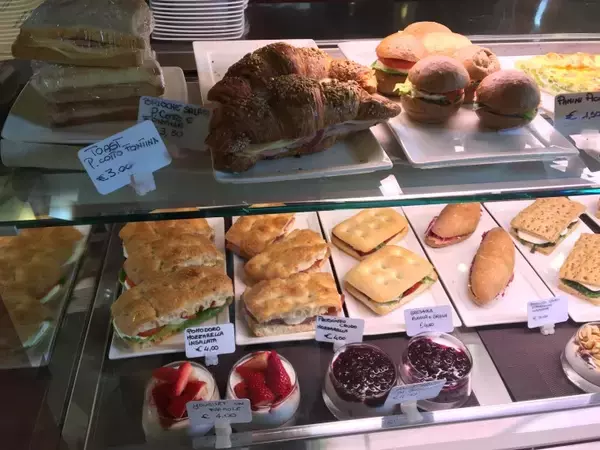 「【世界のカフェ】イタリア・フィレンツェでドゥオーモを堪能できる絶景カフェ2選」の画像