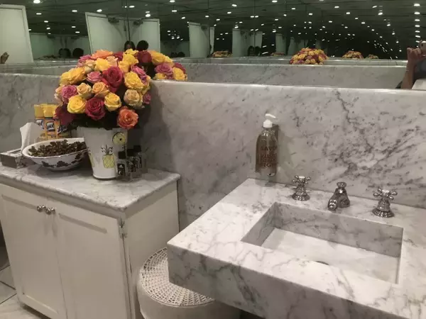 「ビバヒルのセレブ御用達！ビバリーヒルズにあるアメリカン・レストラン「ジ・アイビー（The Ivy）」」の画像