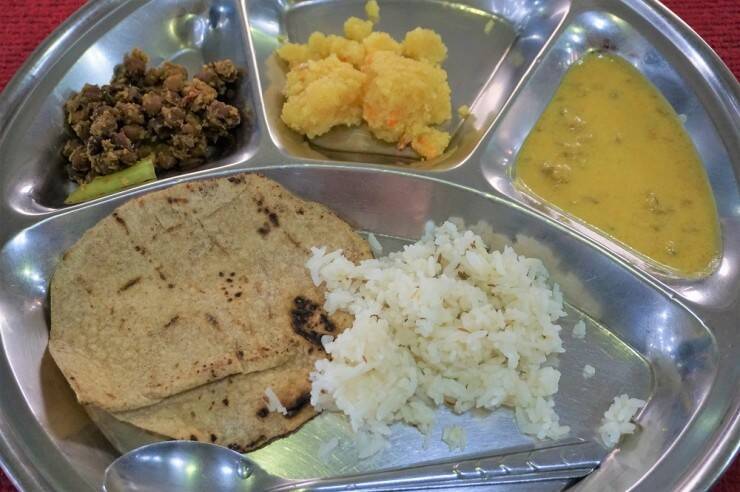 タイ・バンコクには無料の朝食スポットが存在する / それはインド人街のシク教寺院