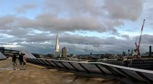 「意外な景色が望めるロンドンの穴場的ショッピングモール「ワン・ニュー・チェンジ（One New Change）」」の画像