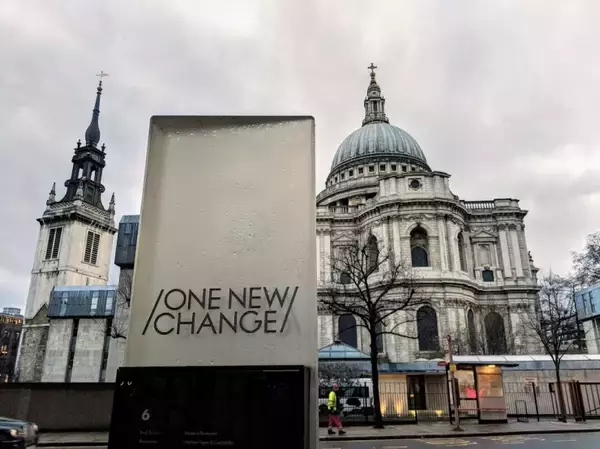 「意外な景色が望めるロンドンの穴場的ショッピングモール「ワン・ニュー・チェンジ（One New Change）」」の画像