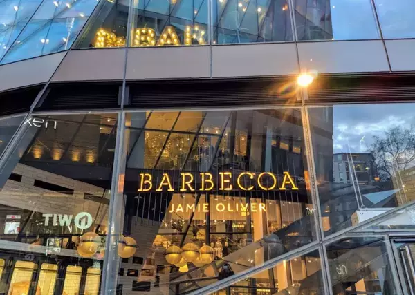 「意外な景色が望めるロンドンの穴場的ショッピングモール「ワン・ニュー・チェンジ（One New Change）」」の画像