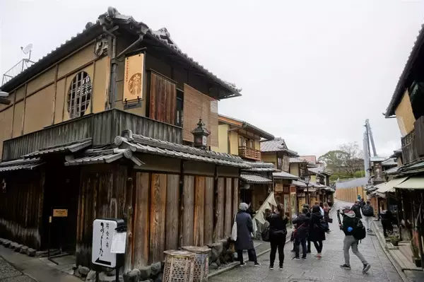 「【世界のスタバ】世界初！？畳のお座敷でコーヒーを楽しめるお店「スターバックスコーヒー 京都二寧坂ヤサカ茶屋店」」の画像
