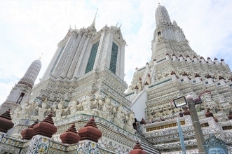 タイ・バンコクの三大寺院の1つ！白く生まれ変わったフォトジェニックなワット・アルン