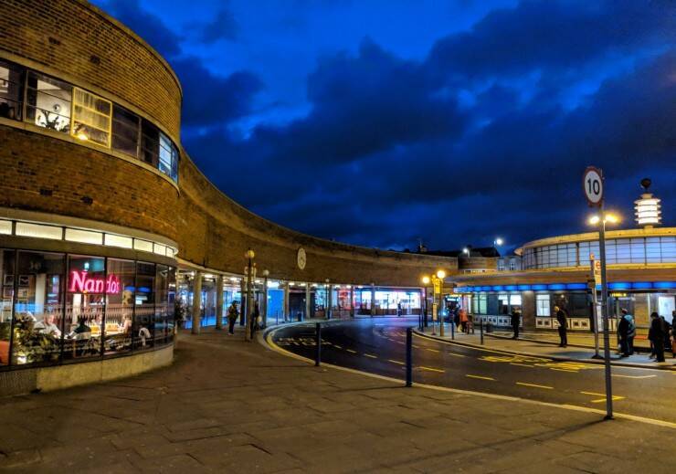 カッコ良過ぎて思わず見とれる…クールなロンドン地下鉄駅4選