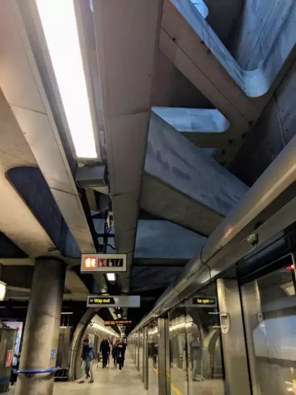 「カッコ良過ぎて思わず見とれる…クールなロンドン地下鉄駅4選」の画像