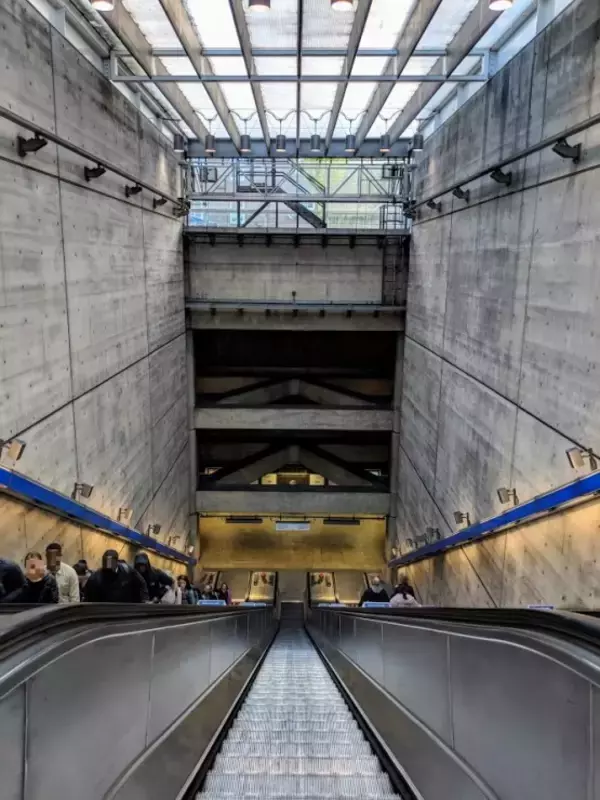 「カッコ良過ぎて思わず見とれる…クールなロンドン地下鉄駅4選」の画像
