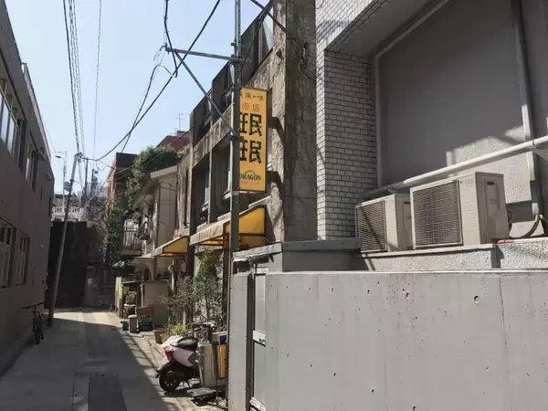 焼き餃子発祥のお店の直系と言われるお店で味わう絶品餃子 /  東京都港区赤坂の「珉珉（みんみん）」