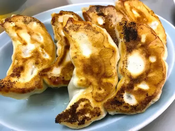 「焼き餃子発祥のお店の直系と言われるお店で味わう絶品餃子 /  東京都港区赤坂の「珉珉（みんみん）」」の画像