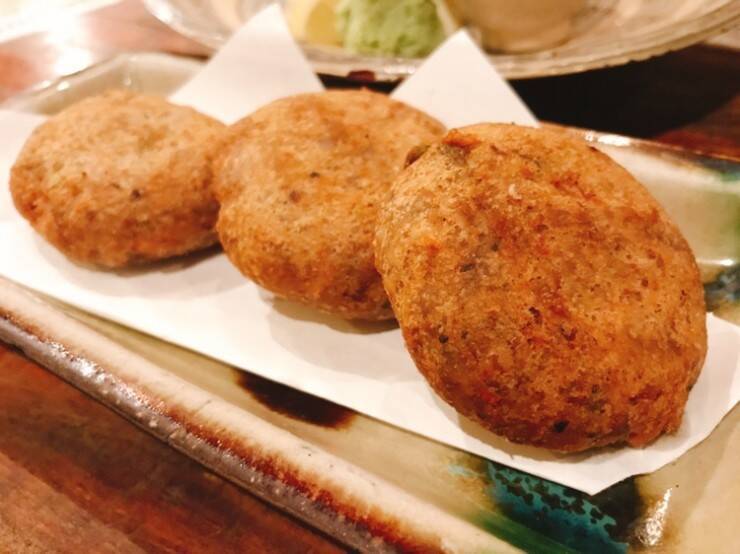 沖縄・那覇が誇る最高の居酒屋「うりずん」で味わう絶品の沖縄料理と本物の古酒（クースー）