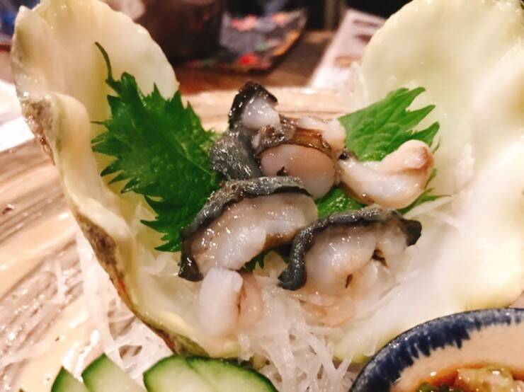 沖縄・那覇が誇る最高の居酒屋「うりずん」で味わう絶品の沖縄料理と本物の古酒（クースー）