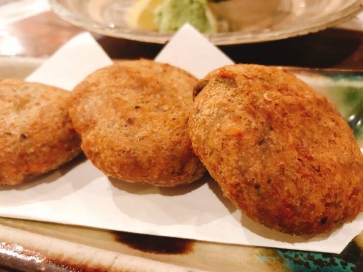 沖縄・那覇が誇る最高の居酒屋「うりずん」で味わう絶品の沖縄料理と本物の古酒（クースー）