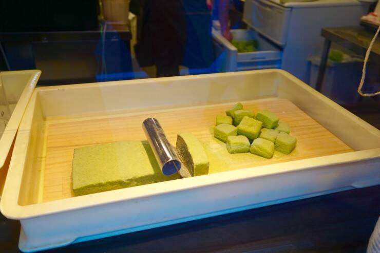 江戸の風情と食べ歩きグルメを堪能できる、蔵造りの街「川越」