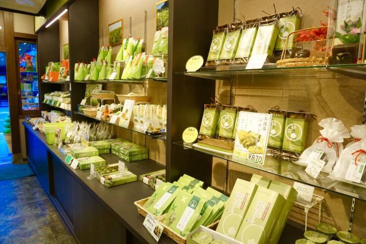 江戸の風情と食べ歩きグルメを堪能できる、蔵造りの街「川越」