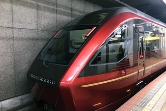 近鉄の特急ひのとりプレミアム車両に乗ってみた！バックシェル採用のシートが快適