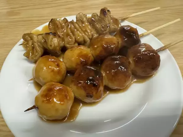 「【日本居酒屋紀行】1968年創業！東京下町の名酒場で味わう絶品もつ焼きとは？ / 東京都江東区亀戸の「小池屋」」の画像