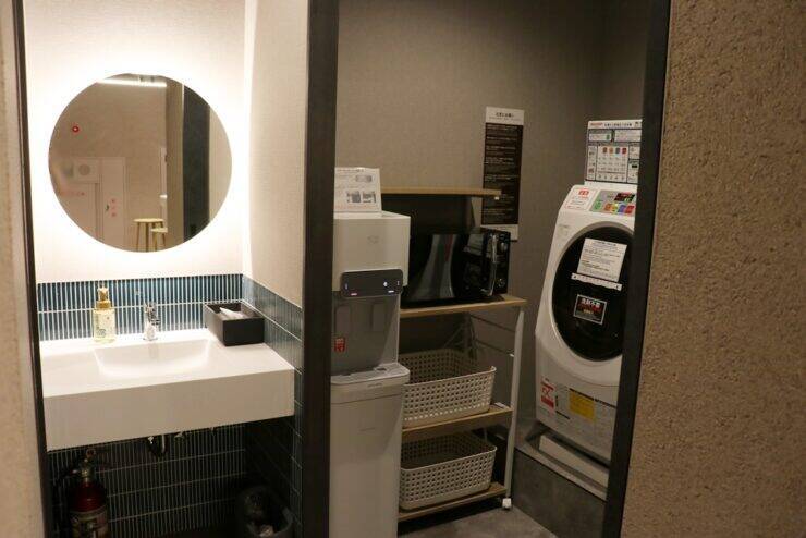 【名古屋】鉄道の世界観をまとうホテル「R Hotel Nagoya Station」が開業｜夜行列車のコンパートメントのような個室空間