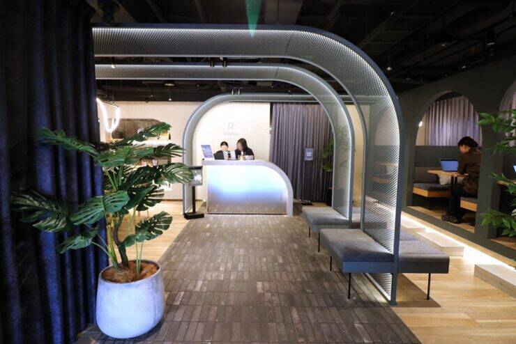 【名古屋】鉄道の世界観をまとうホテル「R Hotel Nagoya Station」が開業｜夜行列車のコンパートメントのような個室空間