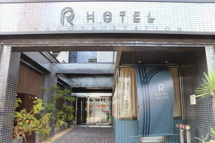 【名古屋】鉄道の世界観をまとうホテル「R Hotel Nagoya Station」が開業｜夜行列車のコンパートメントのような個室空間