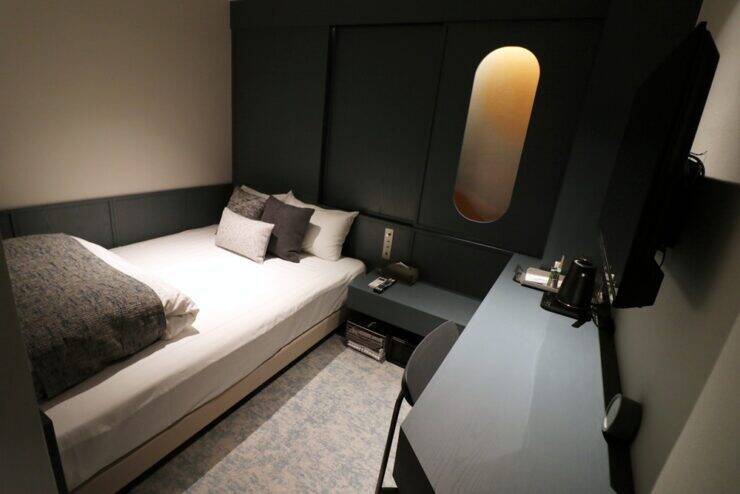 【名古屋】鉄道の世界観をまとうホテル「R Hotel Nagoya Station」が開業｜夜行列車のコンパートメントのような個室空間