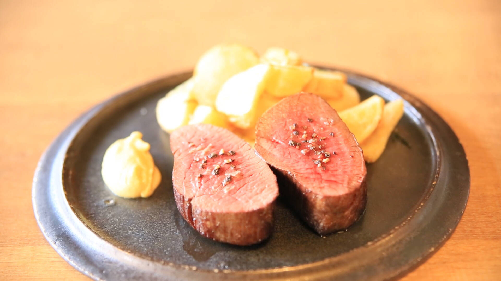 分厚いお肉が食欲をそそる 都内本格ワイン屋でマリアージュを楽しむ肉料理3選 17年1月16日 エキサイトニュース 分厚いお肉が食欲をそそる 都内本格ワイン屋でマリアージュを楽しむ肉料理3選 17年1月16日 エキサイトニュース