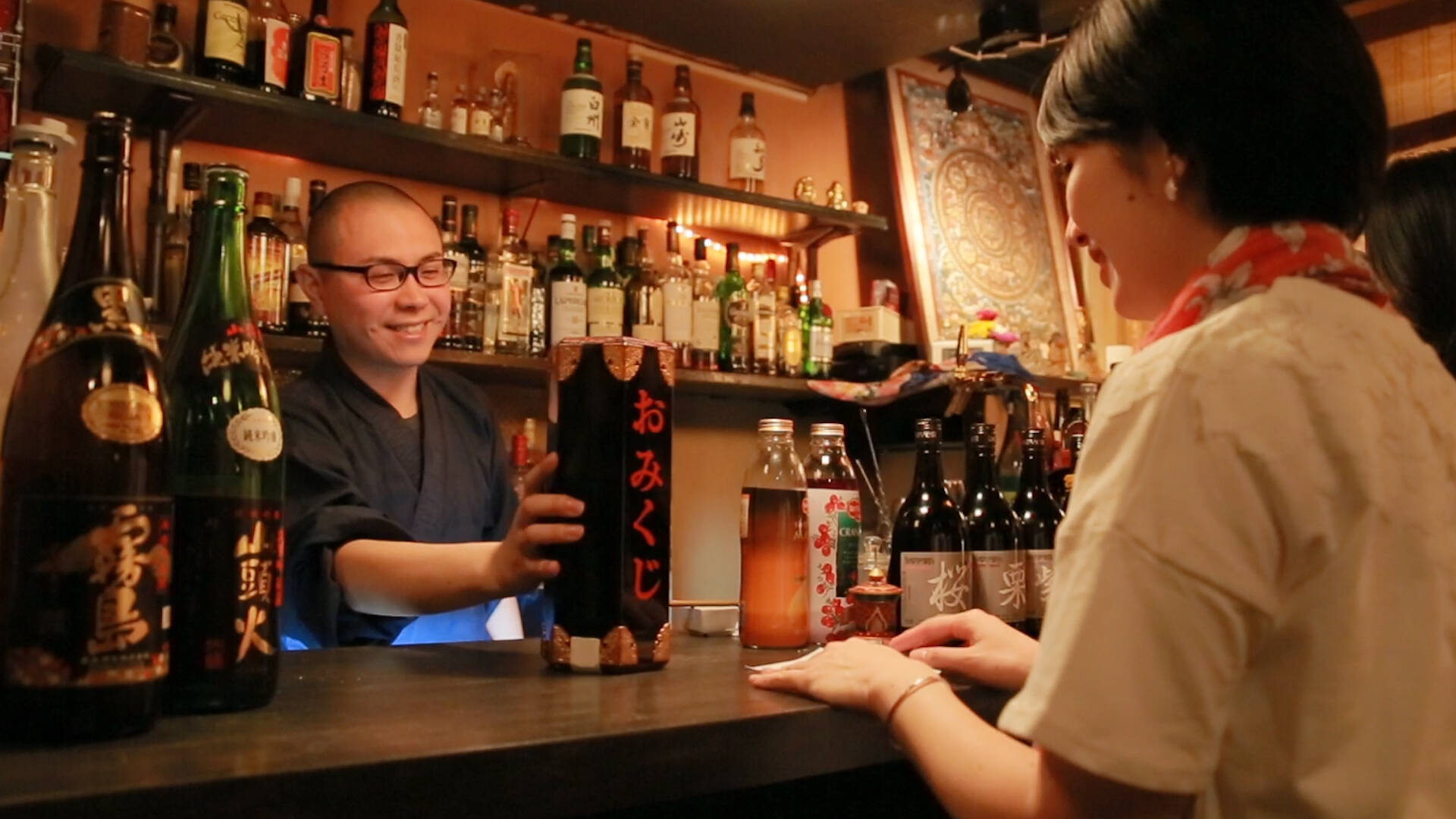 まるで大人のテーマパーク お悩み相談や出会いもある 坊主バー へ 16年6月15日 エキサイトニュース