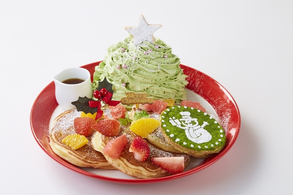 抹茶クリームたっぷりのクリスマスパンケーキ