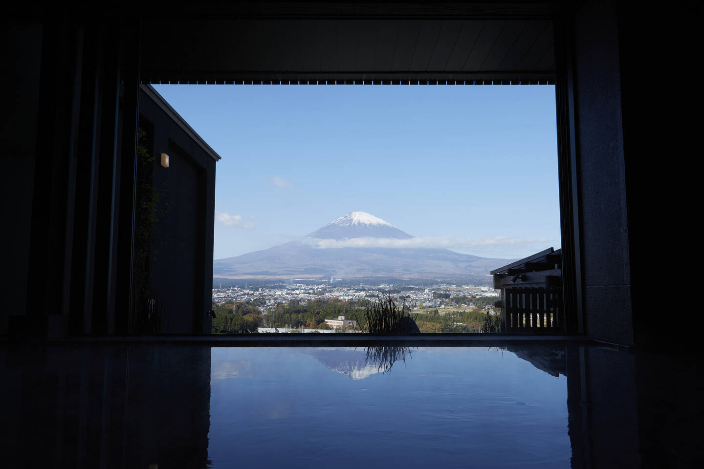 富士山の絶景を眺めながら浸かる静岡 御殿場の露天風呂 木の花の湯 19年12月26日 エキサイトニュース