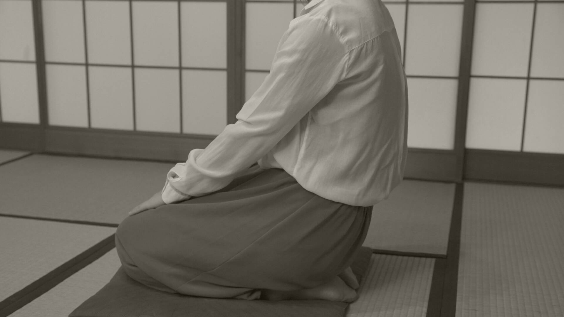 正しい 正座 の仕方を動画でご紹介 長時間でも痺れず凛と美しく 19年2月27日 エキサイトニュース