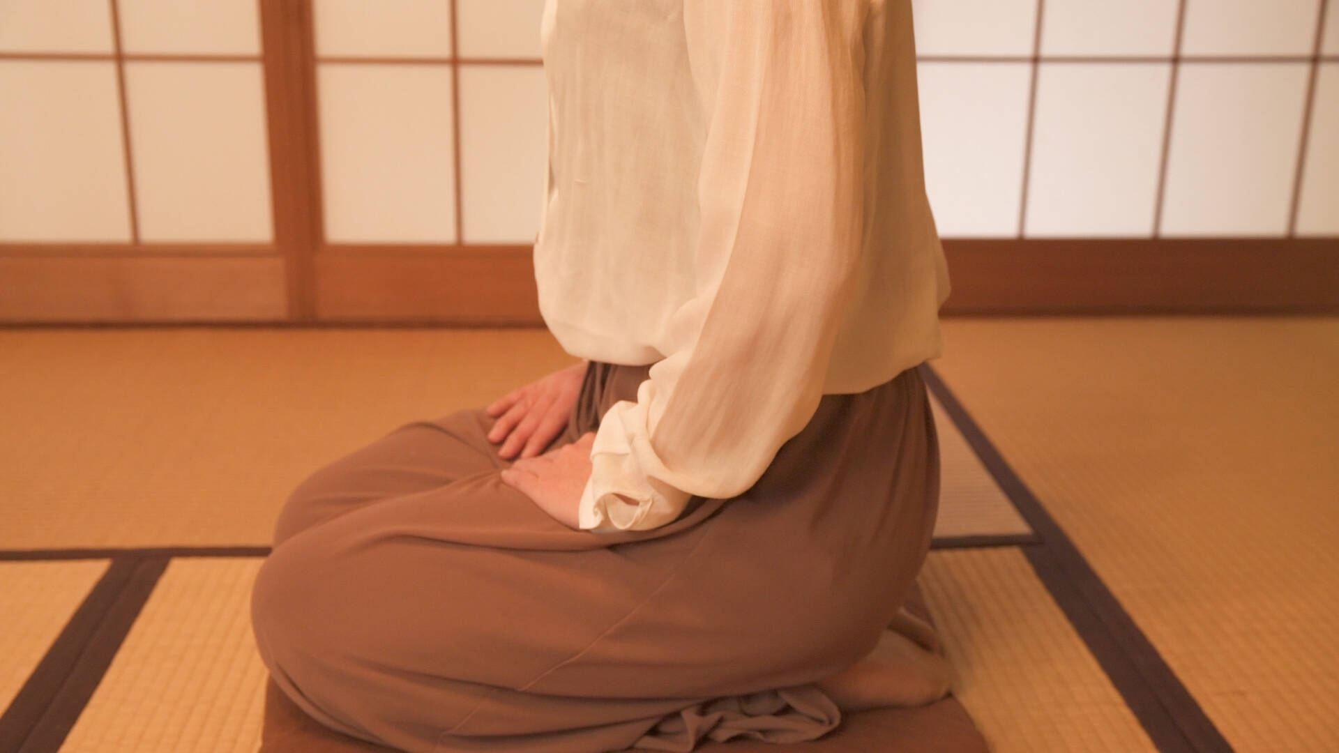 正しい 正座 の仕方を動画でご紹介 長時間でも痺れず凛と美しく 2019年2月27日 エキサイトニュース