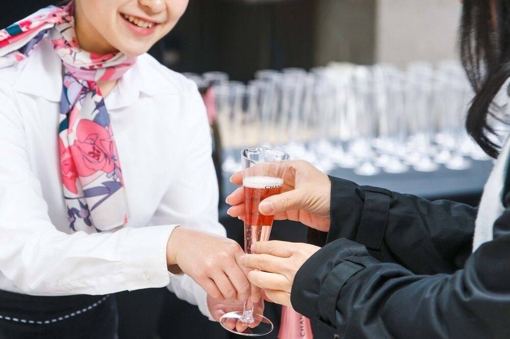 東京ミッドタウンの ミッドタウン ブロッサム 夜桜ライトアップ 春色 ロゼでお花見も 年3月4日 エキサイトニュース