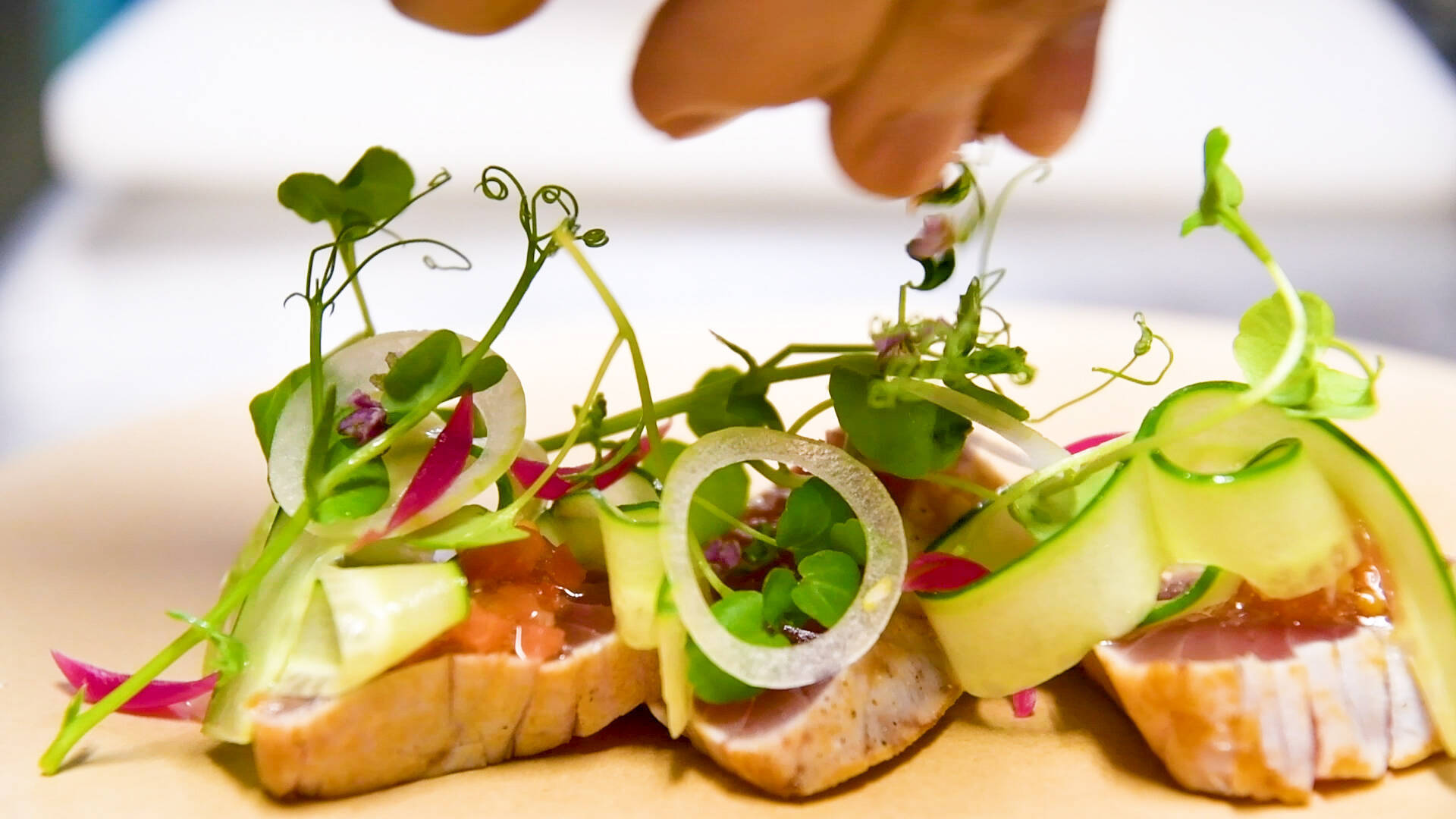 お皿の上はまるでキャンバス 目にも鮮やかなモダンフレンチを堪能 17年8月31日 エキサイトニュース