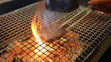 「肉好きがうなる！ 炭火焼きにこだわるおしゃれ肉バル」の画像2