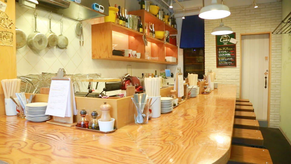 シャンパンで乾杯 トリュフオイルでいただくフレンチ風餃子 18年10月22日 エキサイトニュース